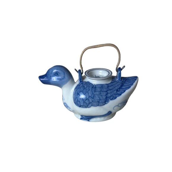 Chinese VTG Teapot Hand Painted Blue White Duck Wrapped Handle With Lid - Picture 11 of 12